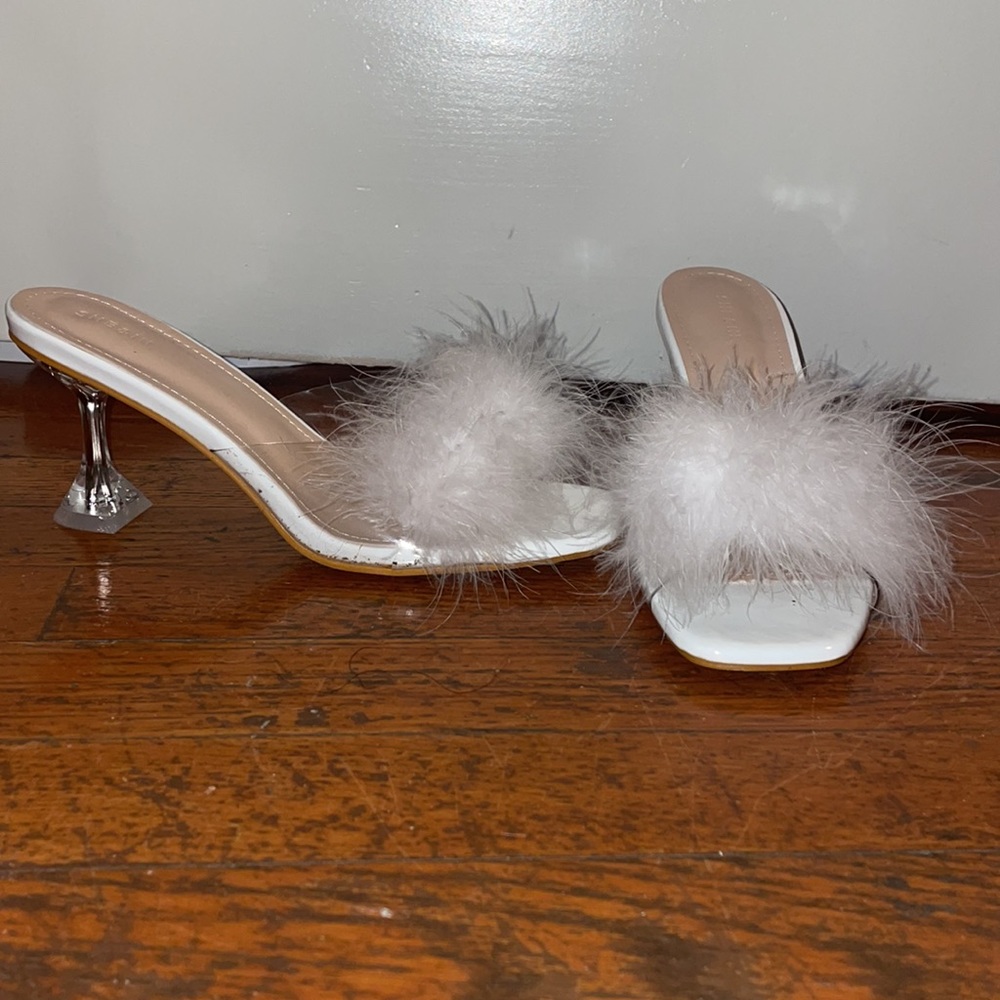 Fluffy Heels - Picture 3 of 4